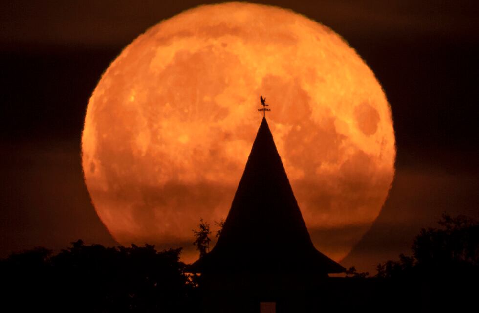Un fenómeno imperdible: se viene la Superluna de Esturión