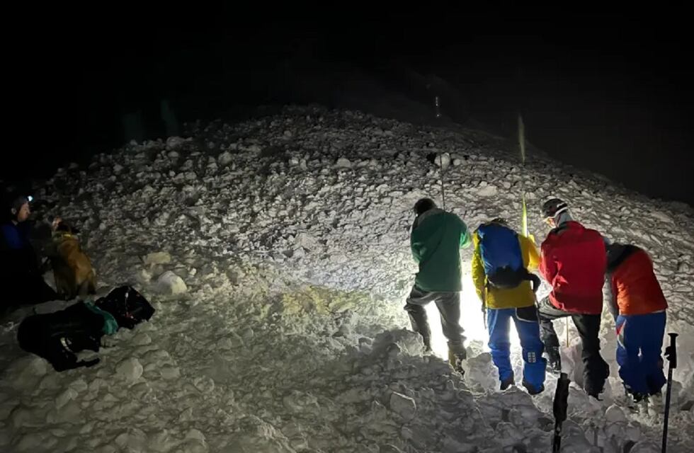 “De pedo, puedo respirar”: el dramático llamado del cordobés que pasó 11 horas bajo la nieve en Bariloche