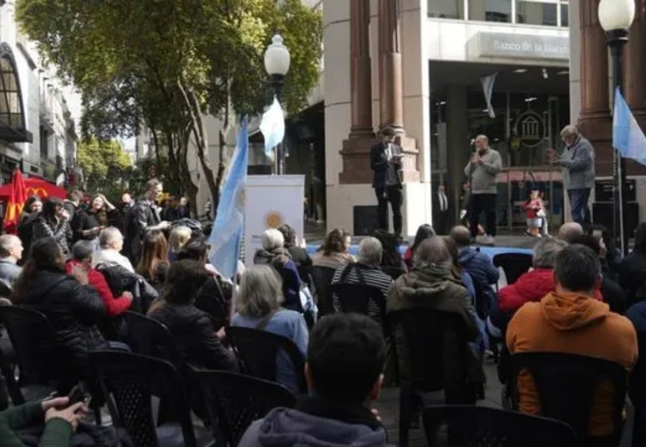 Manifestación en Rosario por el cierre de pymes.