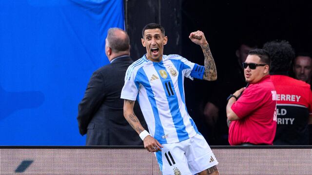 El capitán albiceleste abrió el marcador antes del entretiempo en Chicago.