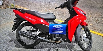 La moto recuperada por la AIC