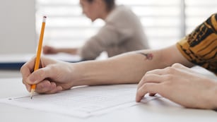 Fraude en el Examen de Residencias Médicas: investigan a más de 260 aspirantes y suspenden el orden de mérito.