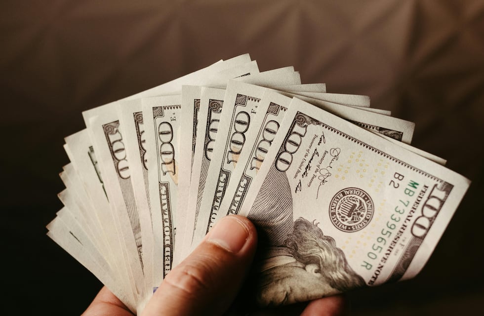 El lugar del hogar donde hay que poner billetes doblados para atraer la abundancia, según el Feng Shui