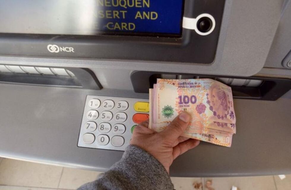 Bono de 54 mil a estatales: quienes lo recibirán y quienes no