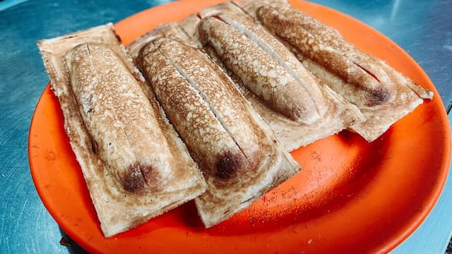 Los panchos electrónicos son muy populares en el centro de Córdoba.