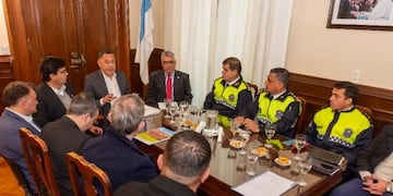 Avanzan las negociaciones con gremios que nuclean a empleados estatales.