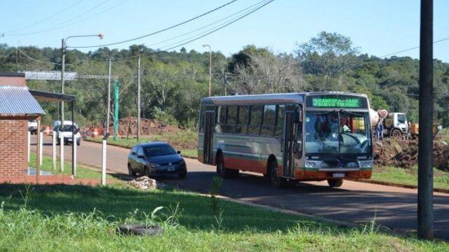 Leandro N. Alem: vecinos a bordo de un colectivo trasladaron a un pervertido a la comisaría.