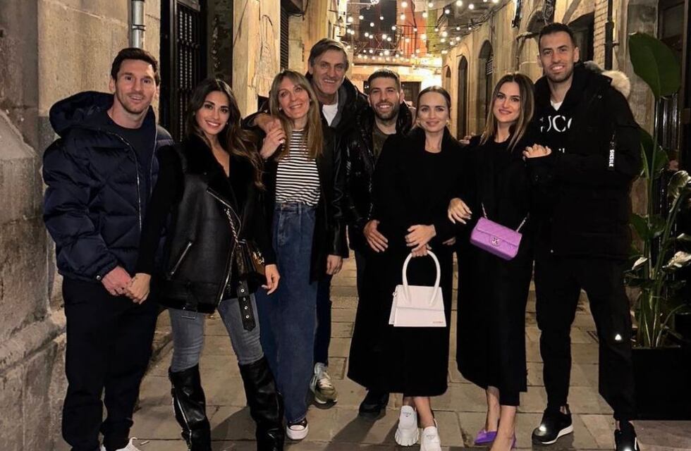Lionel Messi cenó con amigos del Barcelona y alimentó los rumores de su regreso al club español