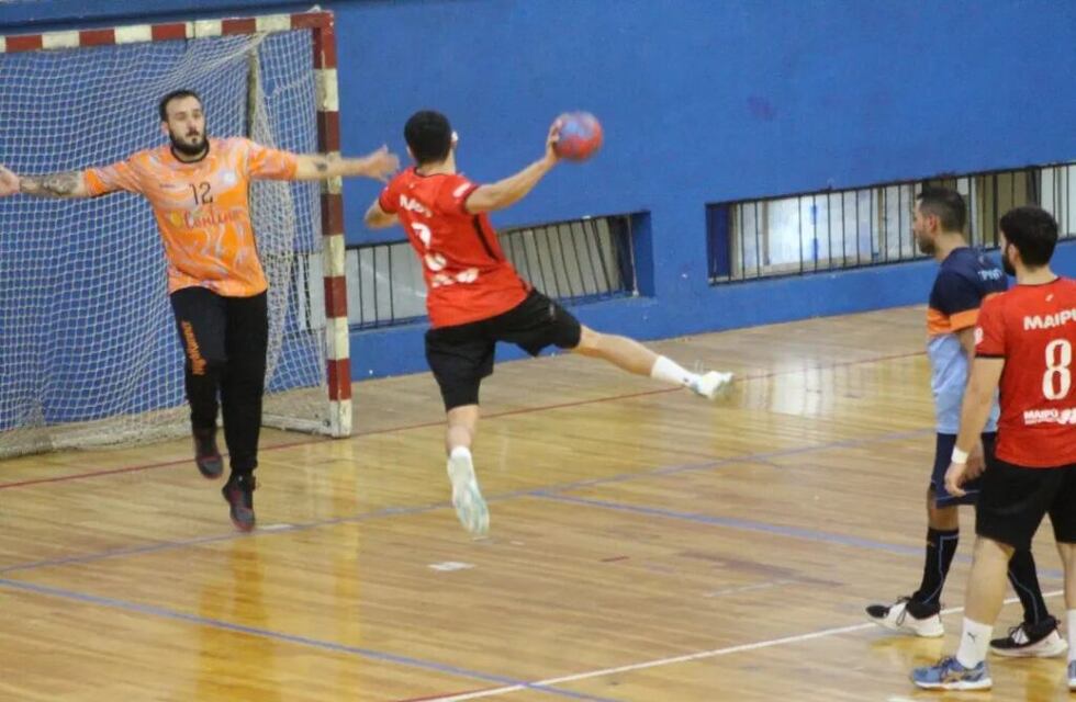 Handball: Regatas se quedó con el clásico del Parque al vencer a la UNCuyo y Maipú amplia su  ventaja