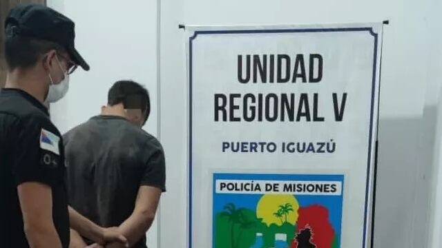Joven detenido acusado de robo en una barbería en Puerto Iguazú.