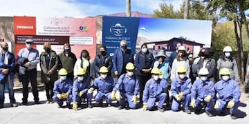 "Cumplimos con la educación y con el trabajo, ya que estos edificios educativos serán construidos por manos jujeñas", dijo Morales en Cianzo.