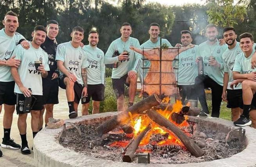 Asado de campeones, pero sin bife de chorizo: el cambio en el menú de la Scaloneta