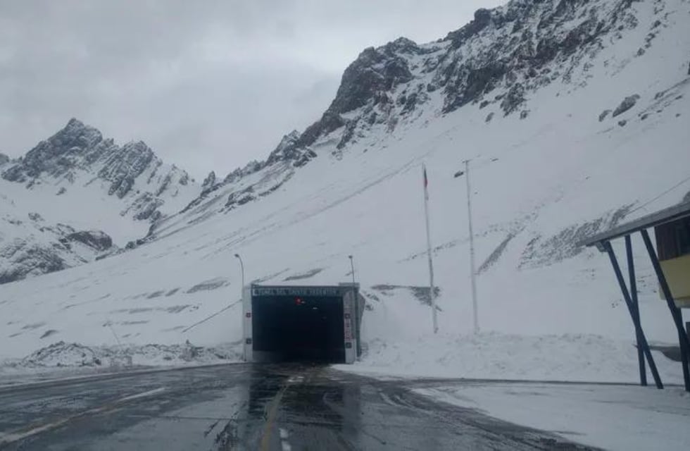 Imponente postal blanca: tras las nevadas, ¿el Paso Cristo Redentor está habilitado?