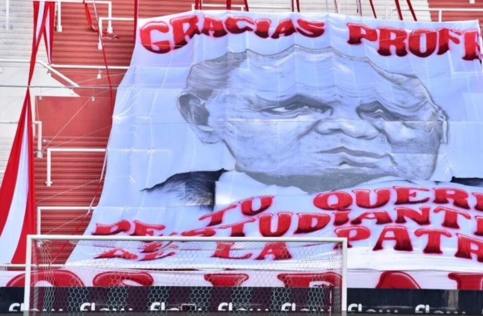 Emotivo homenaje a Alejandro Sabella en el Estadio de Estudiantes