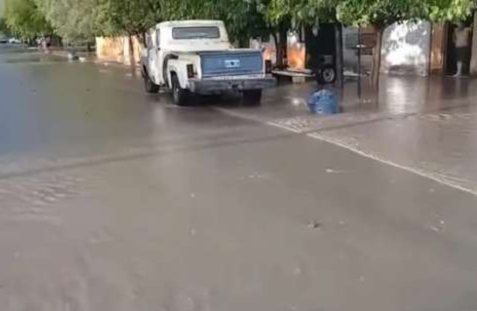 Video: impactantes imágenes de la tormenta que azotó La Paz y que dejó graves destrozos