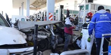 AUTOVÍA CÓRDOBA-RÍO CEBALLOS. Choque múltiple en el peaje de la ruta E-53 (José Gabriel Hernández/La Voz).
