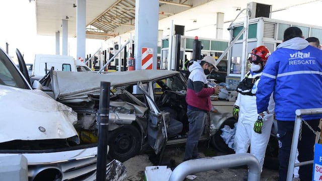 AUTOVÍA CÓRDOBA-RÍO CEBALLOS. Choque múltiple en el peaje de la ruta E-53 (José Gabriel Hernández/La Voz).