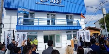 Melella encabezó la inauguración de la renovada sede de AREF en Río Grande