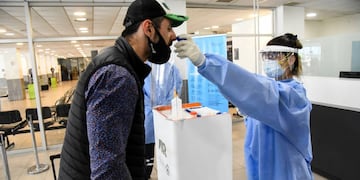 Hisopado en el Aeropuerto de Rosario