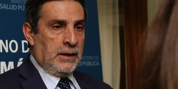 El doctor Medina Ruiz  valoró el compromiso del personal sanitario y advirtió sobre cuidados en invierno y vacunación contra el sarampión.