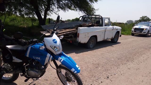 La camioneta que llevaba los materiales secuestrados