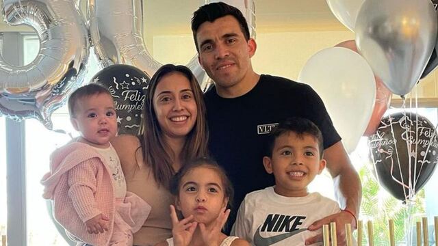 Marcos Acuña junto a su familia.