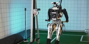 ARTEMIS, el homanoide capaz de "jugar" al fútbol.