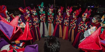 Elenco mendocino de la murga Buena Moza.