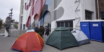 Acampe por el show de Lali en la Plaza de la Música.