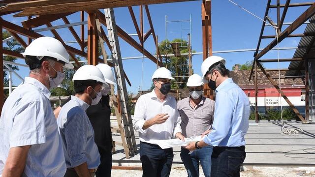 Luis Castellano recorrió con Alejandro Grandinetti la obra del Centro Artístico Metropolitano de Rafaela