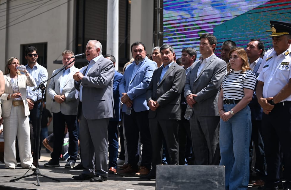 Autoridades en el lanzamiento de la temporada en San Pedro de Colalao