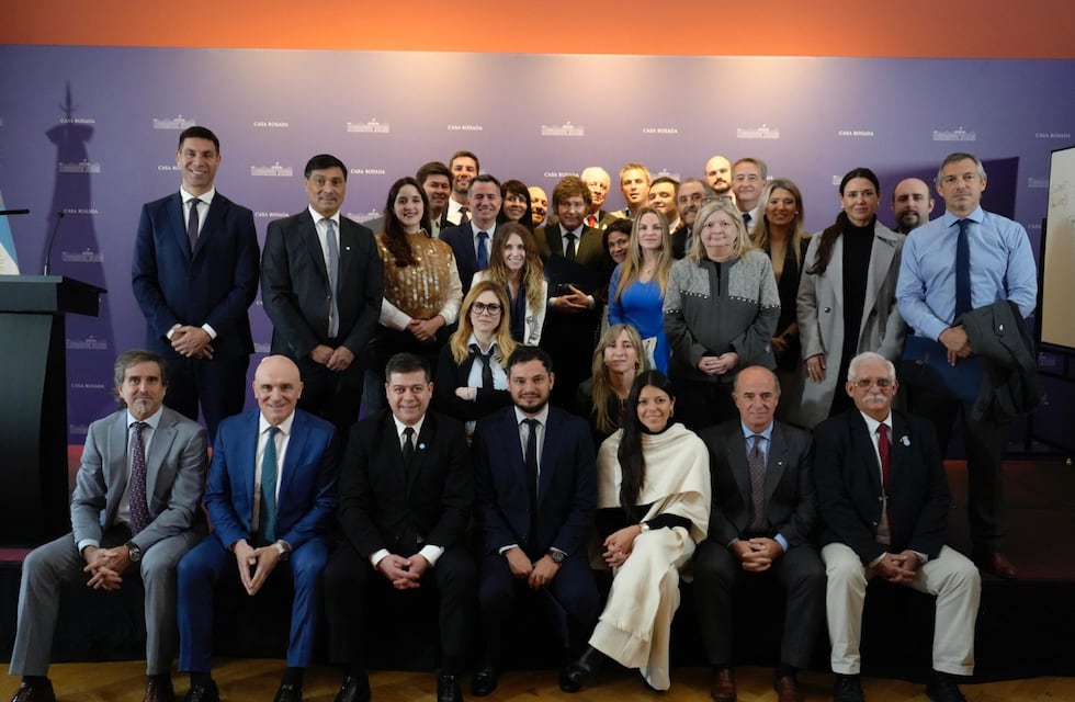 Milei encolumnó a su tropa de diputados para defender el “blindaje” a tenedores de “dólares colchón”