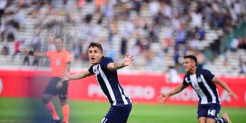 El defensor Nahuel Tenaglia marcó el 1 a 0 ante Aldosivi. (José Gabriel Hernández / La Voz).