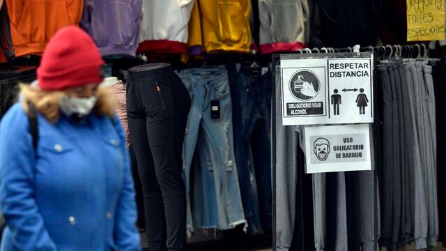 Postales de un lunes con un nuevo esquema de restricciones, que buscaba atenuar los efectos de la pandemia sin afectar la economía. (Ramiro Pereyra/ La Voz)