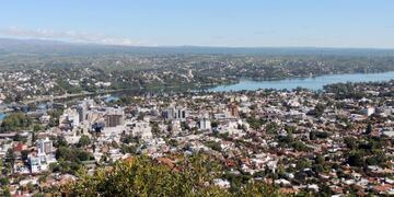 Villa Carlos Paz, el principal centro turístico de la provincia de Córdoba. (Keegan Ediciones)