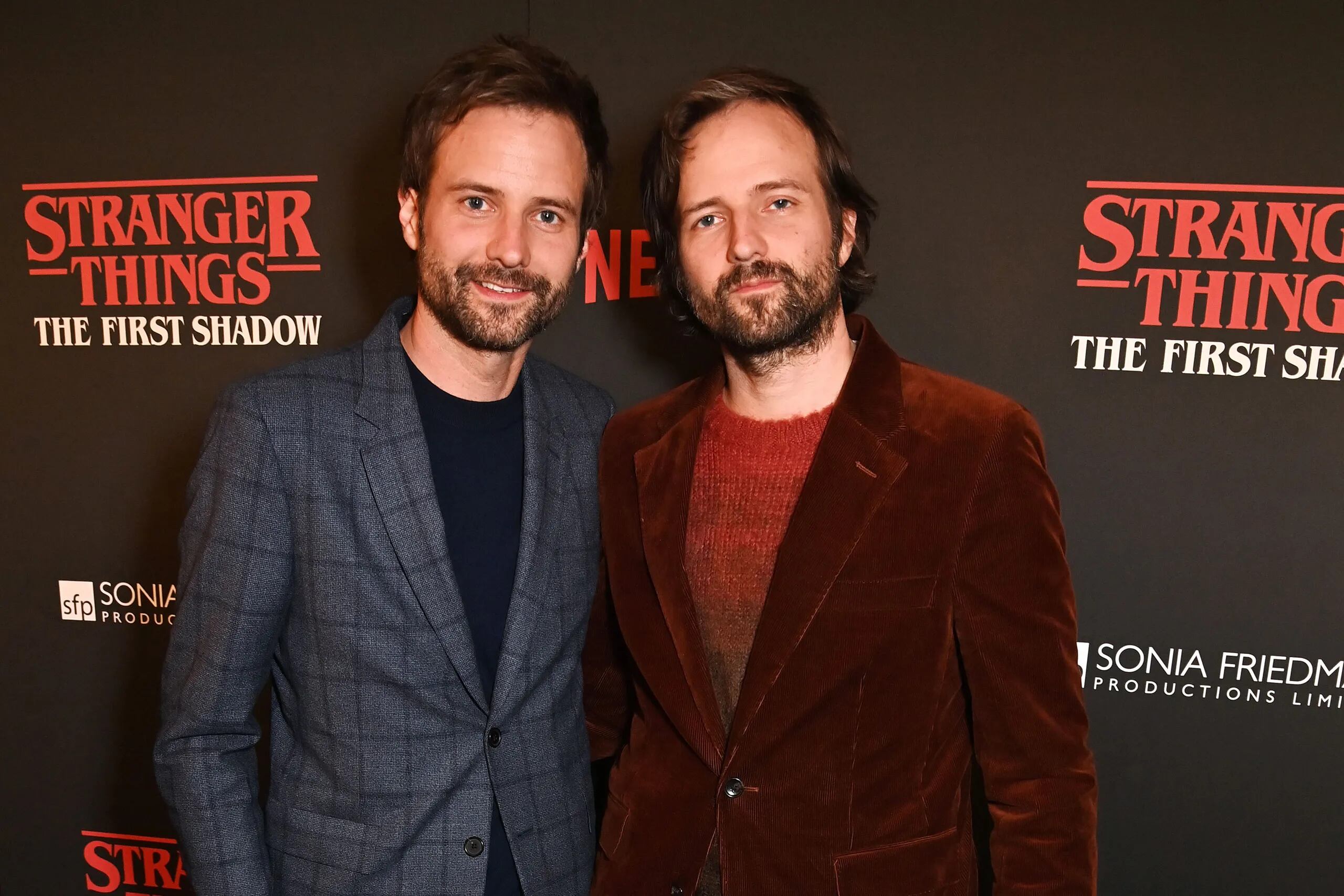 Los hermanos Duffer, creadores de Stranger Things.