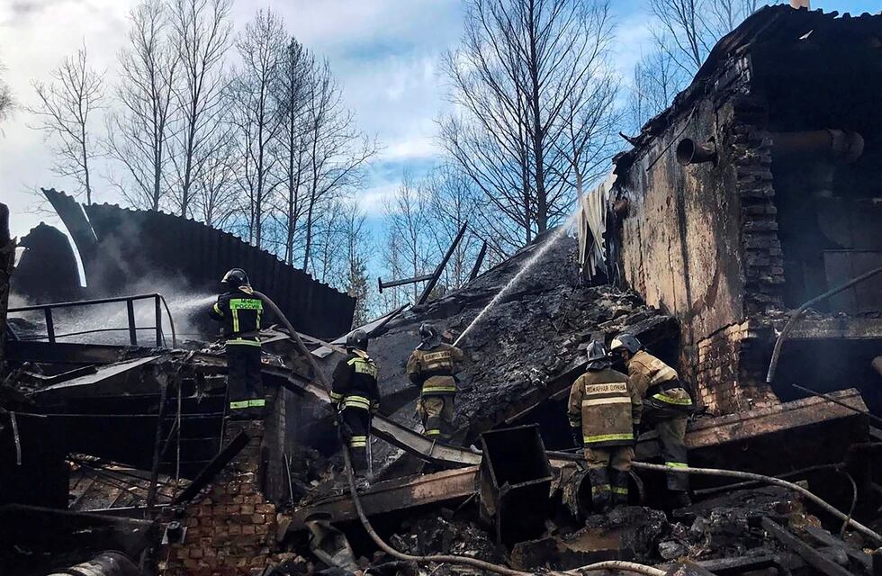 Ardió una fábrica de explosivos en Rusia: videos impactantes de la explosión