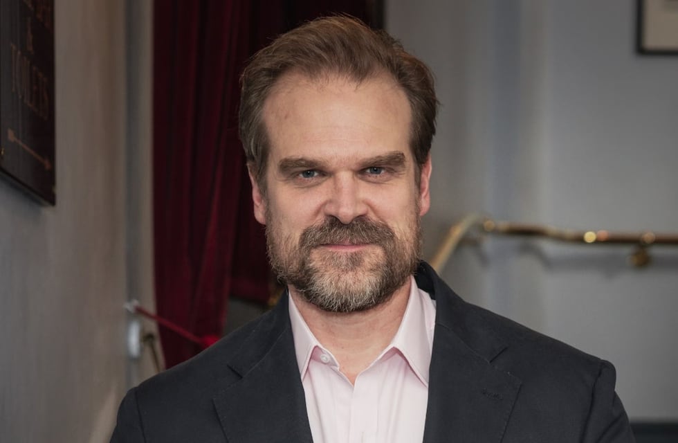Quién es David Harbour, el actor de Stranger Things que fue denunciado por acoso y está en la mira de todos