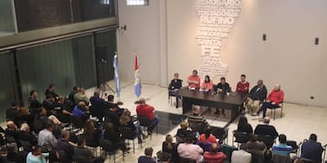 Dirigentes sindicales resolvieron descartar la medida de fuerza sobre la hora.