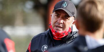 El entrenador de Instituto, Marcelo Vázquez, aprovechó para conocer a fondo al plantel. (Leandro Gómez / Instituto).
