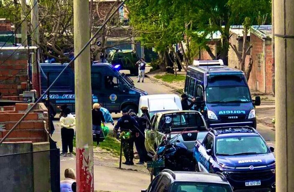 Hieren a un policía federal en un tiroteo en zona oeste