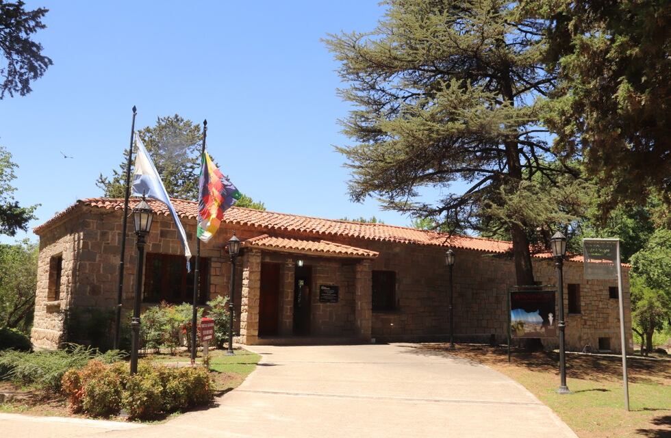 Cartelera de teatro independiente en Carlos Paz