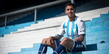 Agustín Almendra fue presentado con Racing Club y dejó un mensaje para Boca. (Prensa Racing Club)