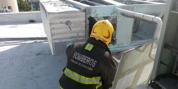 Evacuaron a 14 pacientes de un piso del Hospital Rawson.