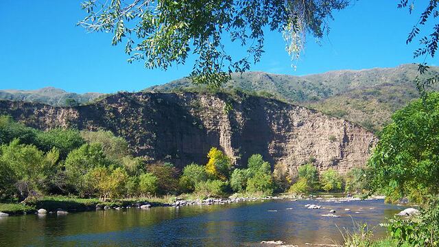 "Labios del Indio" en Bialet Massé. (Foto; web / villacarlospaz.com).