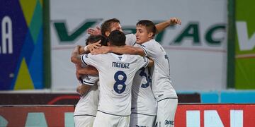 Talleres hizo lo suyo, al ganar en Junín. Y este domingo selló su pasaporte para Libertadores, por el empate de Estudiantes (La Voz).
