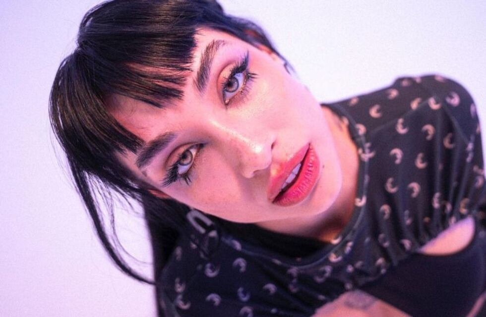 Luz roja para María Becerra: recibió duras críticas por un detalle en el video de “Automático”