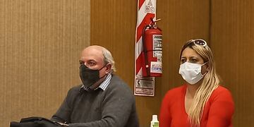 presentaron un informe por la carga de más de 1.200 matafuegos en 215 establecimientos educativos.