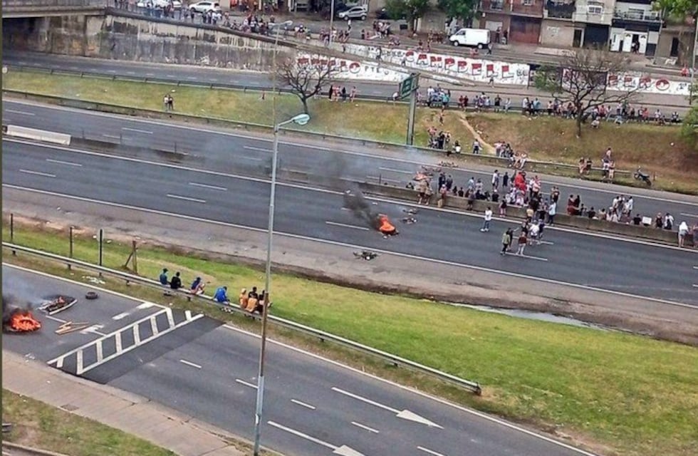 Mataron a un joven durante una fiesta en Villa Lugano y hubo una marcha que cortó la avenida General Paz para pedir Justicia