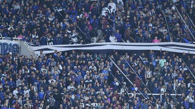 Un hincha de Talleres se descompensó en la tribuna sur del Kempes, y falleció.
